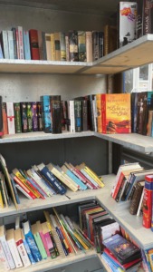Buecherbox-b Büchertauschbox gefüllt